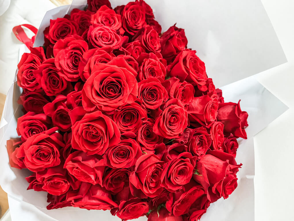 99 Red Roses