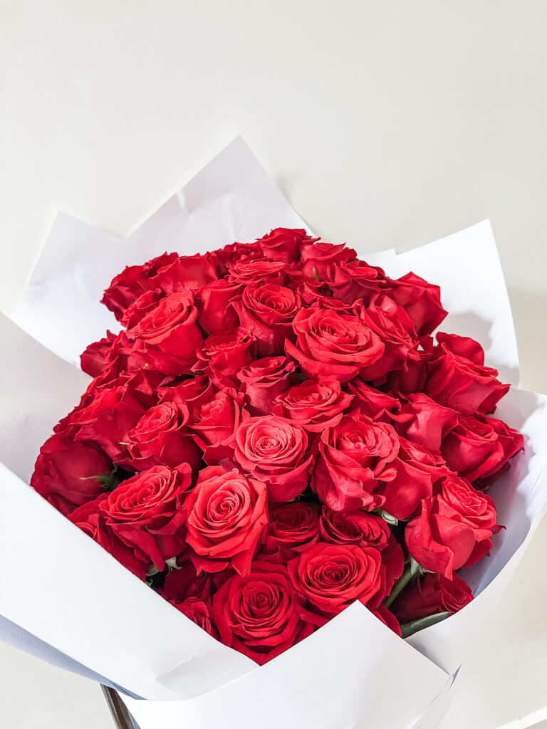 99 Red Roses